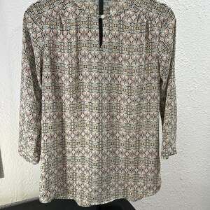 Van Heusen Women's Geometric Print Key-Hole Blouse NWOT Size XS